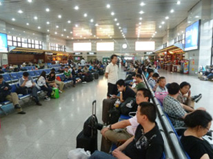 Inside Waiting Room 8, Beijing West station