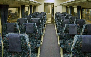 xpt train class australia seats sydney melbourne economy brisbane country countrylink travel information 1st difference seat61