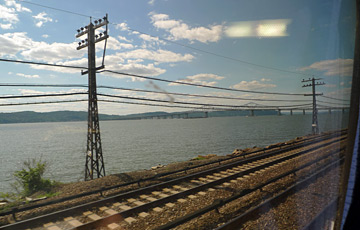 Scenery along the Hudson River between New York & Chicago by train