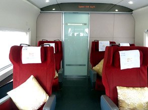 VIP sightseeing seats on a CRH380 train from Beijing to Shanghai