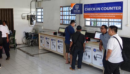 Train check-in counters, Surabaya Gubeng