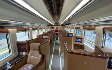 Eksekutif luxury class on Jakarta-Surabaya train