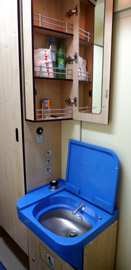 Standard sleeper washbasin