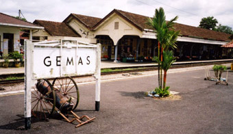 The train from Singapore to Kuala Lumpur & Penang calls at old colonial country stations, such as Gemas