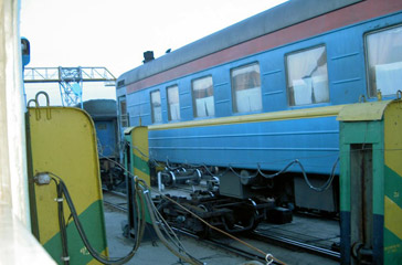 The 'Pretenia' train from Bucharest to Chisinau, having its wheelsets changed