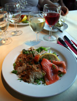 Starter in the Auto Slaap Trein restaurant car