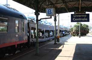 The Auto Slaap Trein arrives in Livorno...