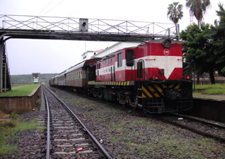 Mozambique:  Train from Maputo arrived at Ressano Garcia