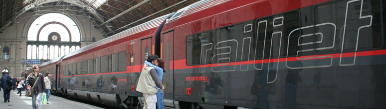 A railjet train from Vienna to Budapest, arrived at Budapest Keleti