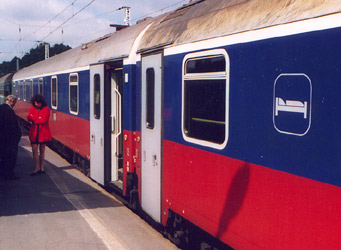 The air-conditoned sleeping cars Cologne to Moscow, at Brest