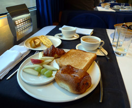 Breakfast on the Paris-Madrid trainhotel