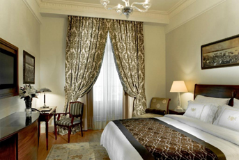 Pera Palas Hotel, Istanbul:  Typical bedroom.