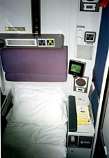 Viewliner roomette (night mode).