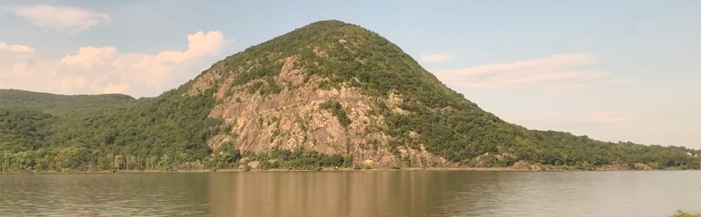 Storm King Mountain on the Hudson River valley, seen from the Lake Shore Limited train to Chicago