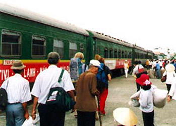 An older train (the S15?) arrives in Saigon