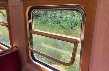 Opening windows in a Harz Railway HSB carriage