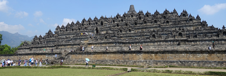 Borobudur temple, wide shot