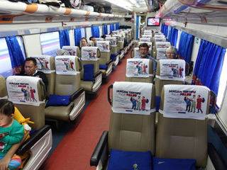 Eksekutif class seats on train to Bali