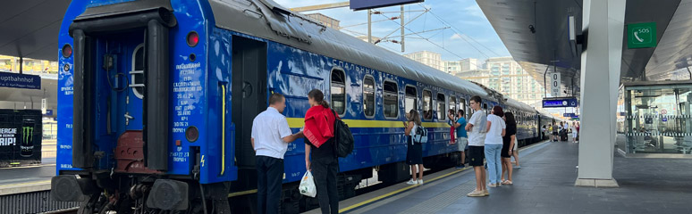 The Vienna-Kiev sleeping-car at Kiev Pass