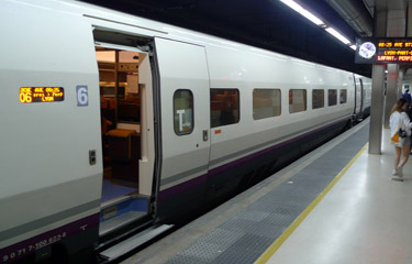 AVE S100 boarding at Barcelona