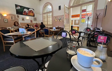 Bratislava Hlavna Stanica, cafe