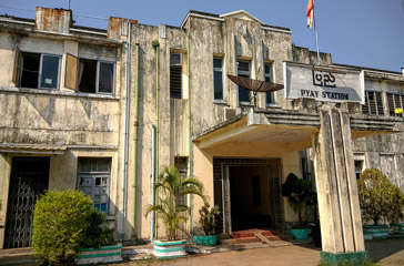 Pyay station
