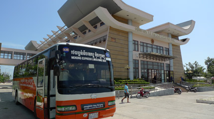 Mekong Express bus from HCMC to Phnom Penh, at the border