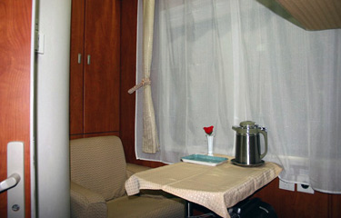 Deluxe 2-berth soft sleeper, as used on the 'Z' category trains Beijing to Shanghai & Xian