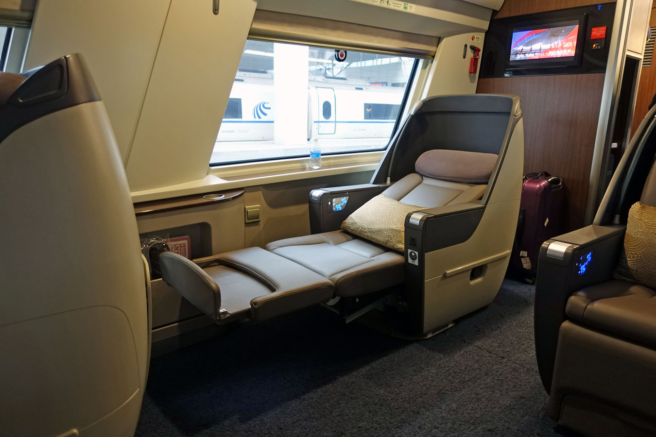 Do Amtrak Seats Recline Two Birds Home