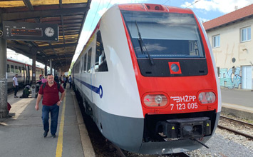 ICN train to Split at Zagreb station