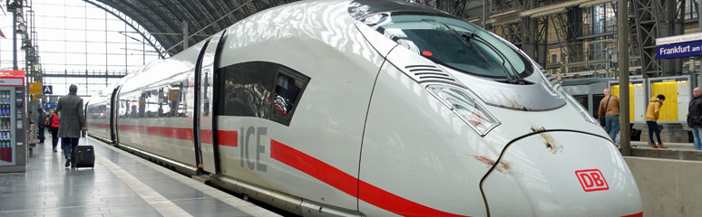 An ICE3 (class 407) to Paris at Frankfurt