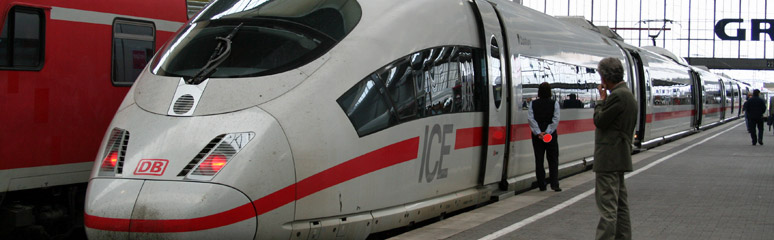 A high-speed ICE3 train at Munich Hbf