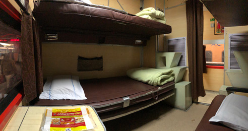AC1 4-berth sleeper compartment 