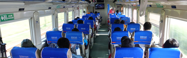 Eksekutif class seats on the Argo Bromo Anggrek