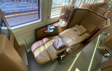 Eksekutif luxury class on Jakarta-Surabaya train
