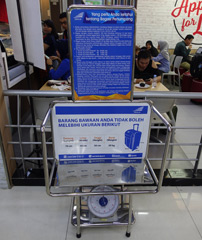 Luggage scales at Jakarta Gambir