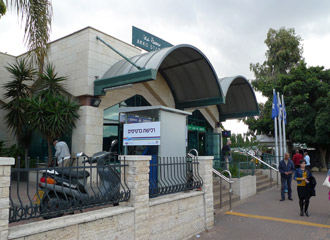 Akko railway station