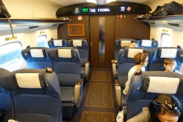 Green Car seats on N700 JR Kyushu shinkansen