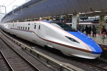 E7 shinkansen train