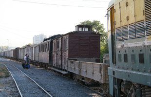 Damacus-Amman by train:  The Syrian train at Damascus Kadem station.