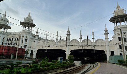 Kl To Bangkok Train : The Royal cremation ceremony in Bangkok: 9 Things ... - There are more than 500.