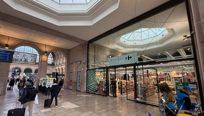 Carrefour minimarket at Paris Gare de l'Est