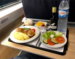 1st class at-seat meal on a Lisbon-Porto train