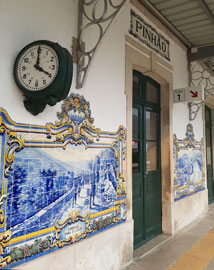 Pinhao station azulejo tiling