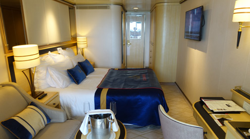 QM2 stateroom 4101 sheltered balcony