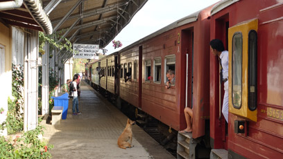 Train from Colombo to Tea Country on Sri Lanka Railways