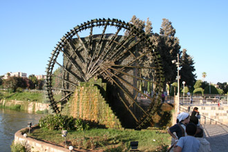 A nuria (waterwheel), Hama, Syria