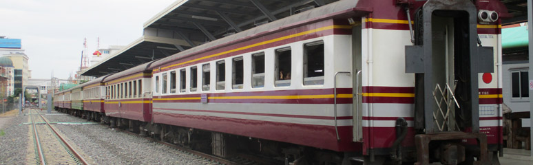 The train from Bangkok arrived at Ban Kloing Luk