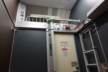Thello sleeper compartment, corridor side
