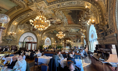 Le Train Bleu: A secret train car restaurant hidden inside